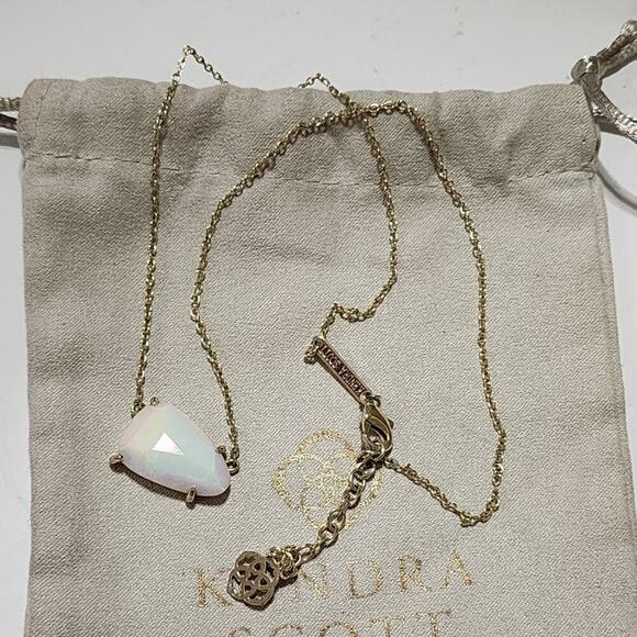 Kendra Scott White Iridescent Isla Pendant Necklace Rare HTF gold tone - Picture 3 of 11